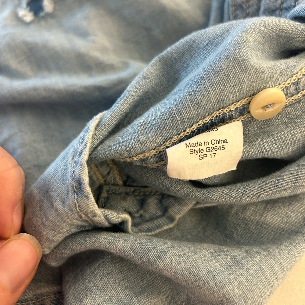 Madewell Rip & Repair Distressed Chambray Denim Button-Up Shirt - Picture 11 of 13